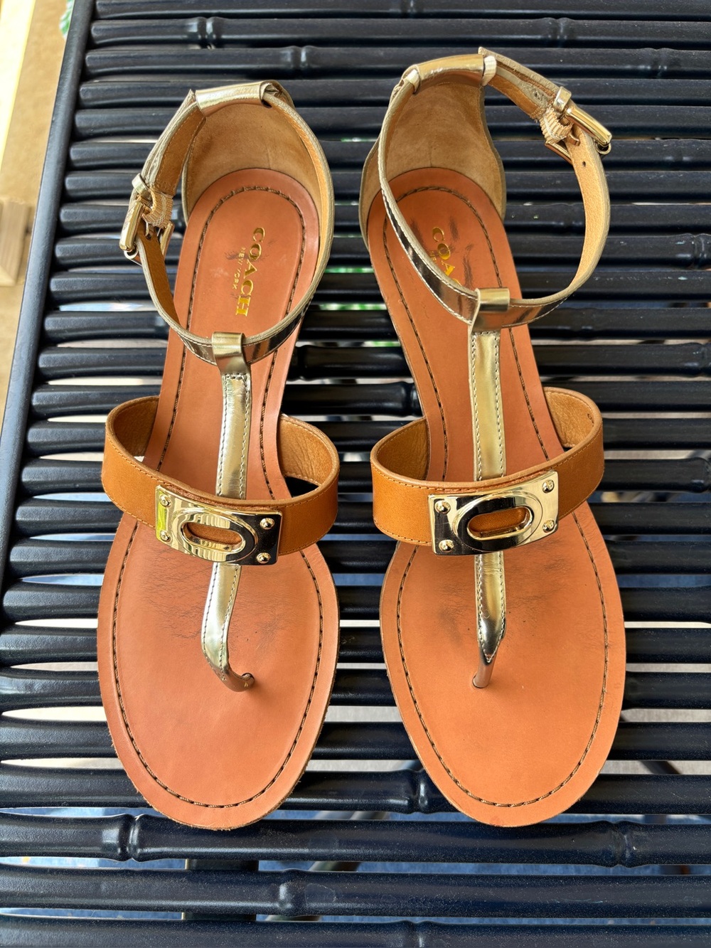 Coach Gold & Tan Leather T-Strap Thong Sandals Size 8B Ankle Strap Flat Sandals